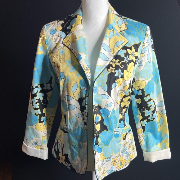 Aldo Trevi colorful blazer. Size 8. Great condition. - Picture 1 of 4